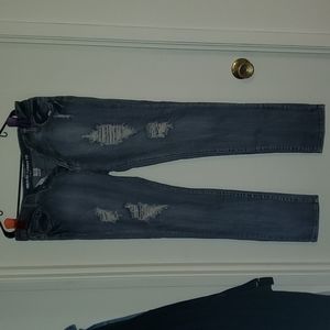 Mossimo Distressed Jean's 17